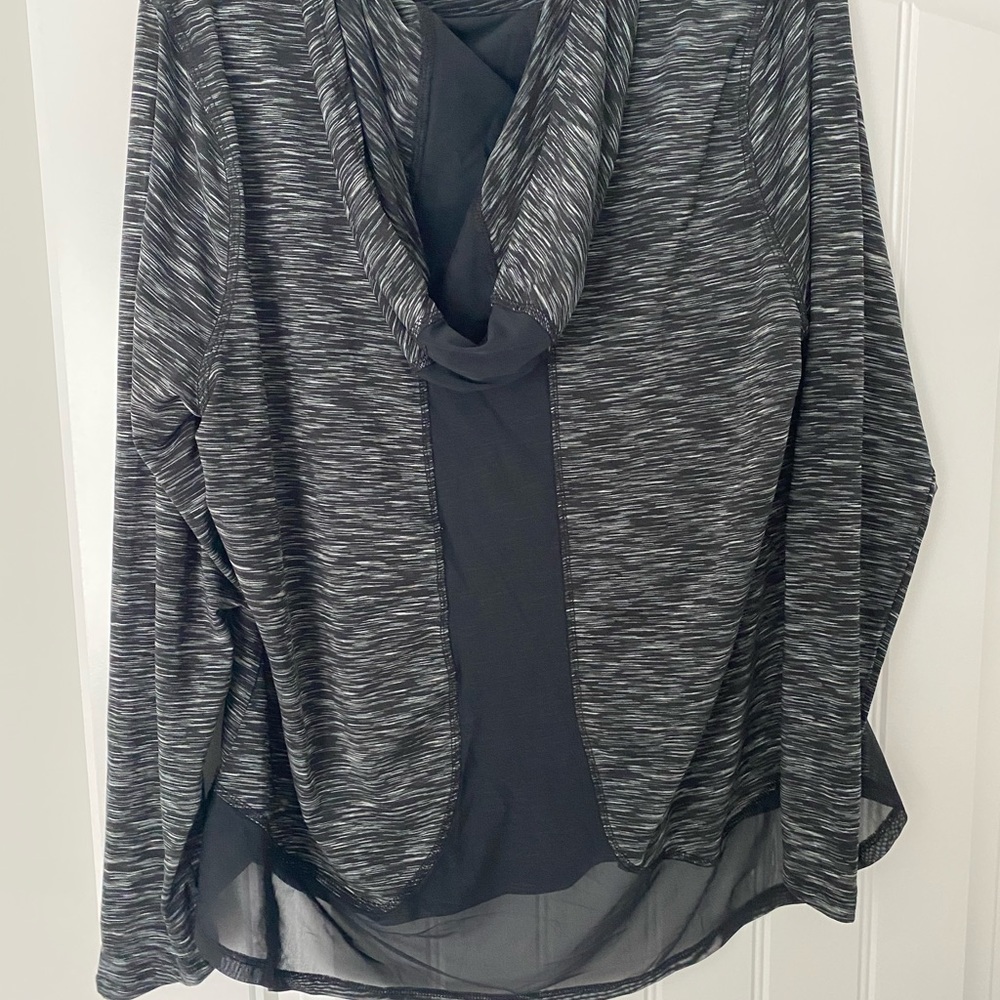 Workout pull over - Picture 2 of 2